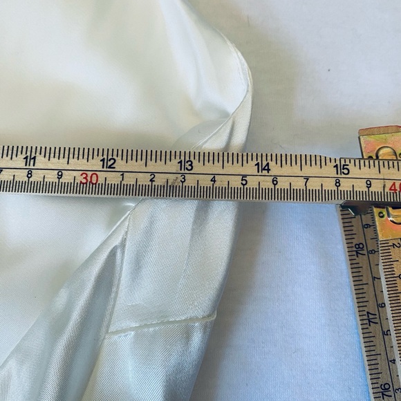 Meshki Elegant Cream Backless Gown - Picture 13 of 15